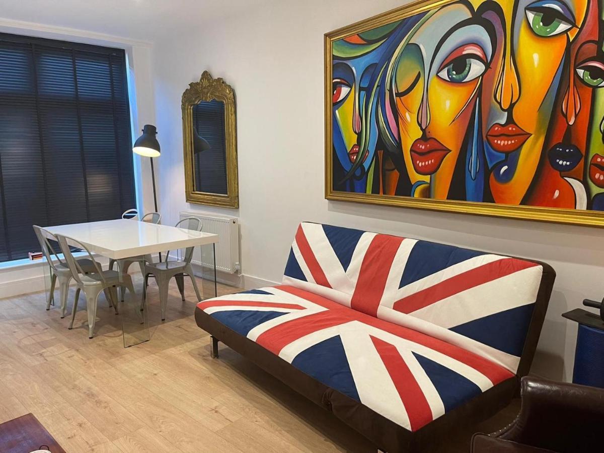 Ferienwohnung Bagshot Pennyhill Camberley Ascot Luxury 2 Beds 1 Bath Sleeps 4 Pets Ok Permit Parking Exterior foto